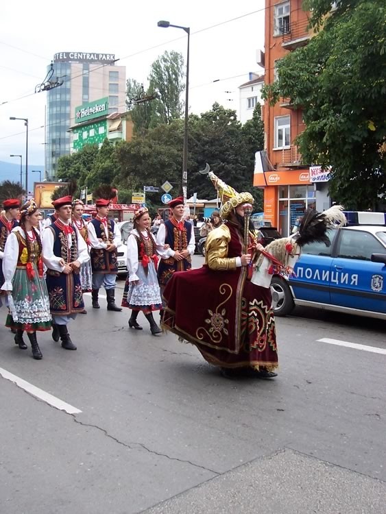 100_5829_maxi