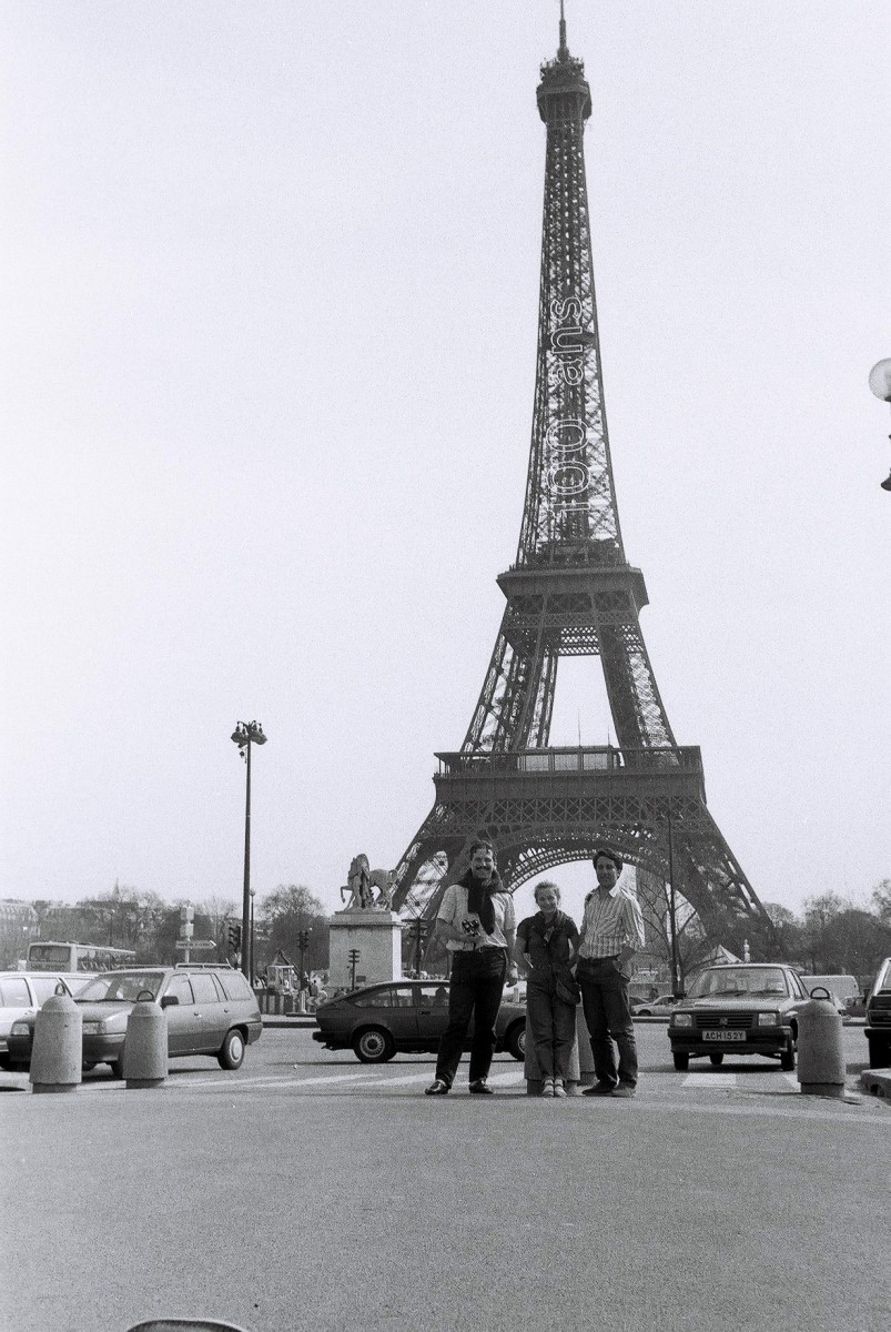 F1030054a